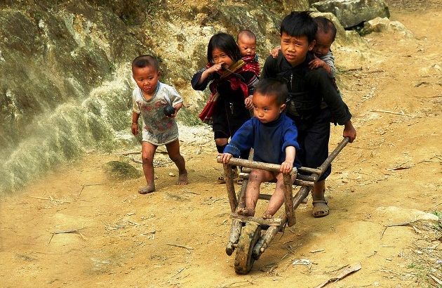 Enfants-ethniques-vietnamiens