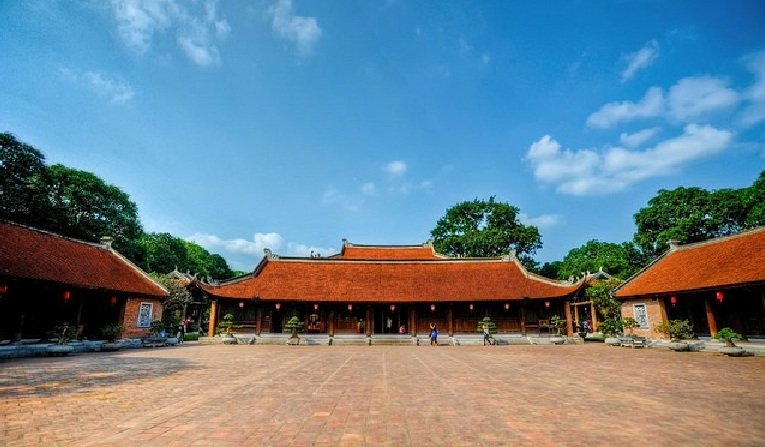 cours-du-temple-de-la-litterature-de-hanoi-vietnam
