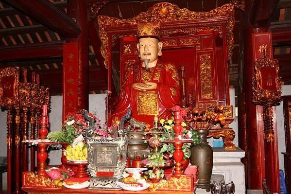 statue-du-philosophe-mr-confucius-au-vietnam