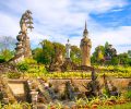 champ-de-statue-vientiane-laos