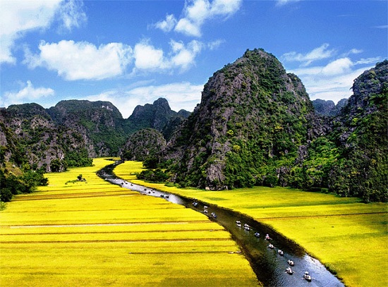 Magnifique photo de la baie d'Halong terrestre au Vietnam