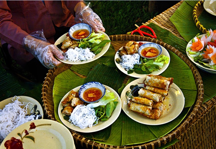 restaurant-de-rue-au-vietnam