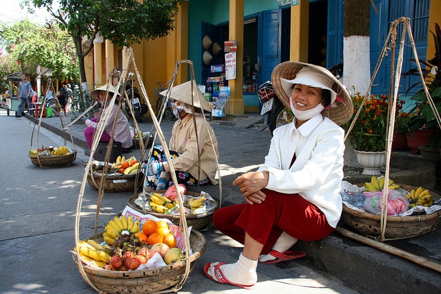 Marchand ambulant dans les 36 quartiers de Hanoi
