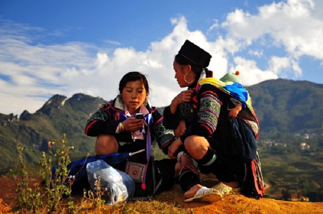 Dames Hmongs ethnies