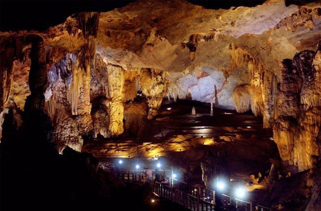 grotte-de-thien-duong-province-de-quang-binh-vietnam
