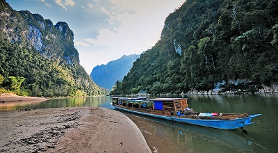Bateau à la rivière de Nam Ou