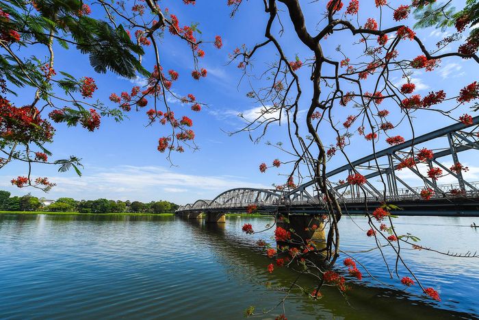La rivière des Parfums Hue Vietnam