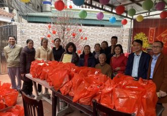 Équipe de charité Hoa Sen Horizon Vietnam Travel