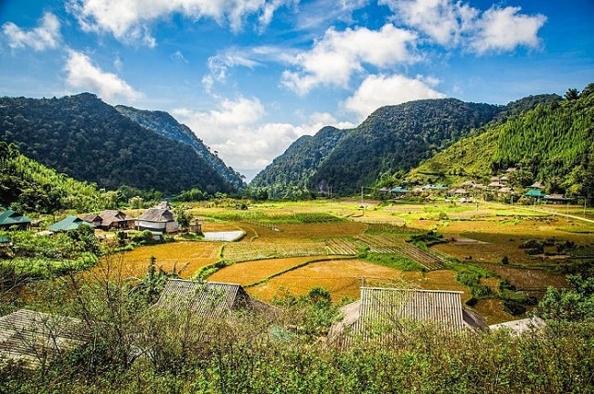 Son Ba Muoi Village Pu Luong Vietnam