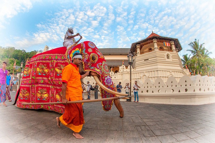 temple bouddhiste de la Dent Kandy voyage au Sri Lanka