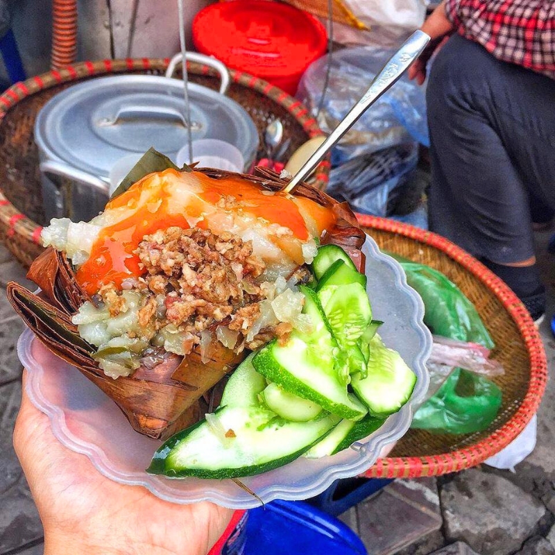 Savourez le Banh GIo (gâteau pyramidal à la vapeur) fondant et savoureux, idéal pour les repas hivernaux à Hanoi