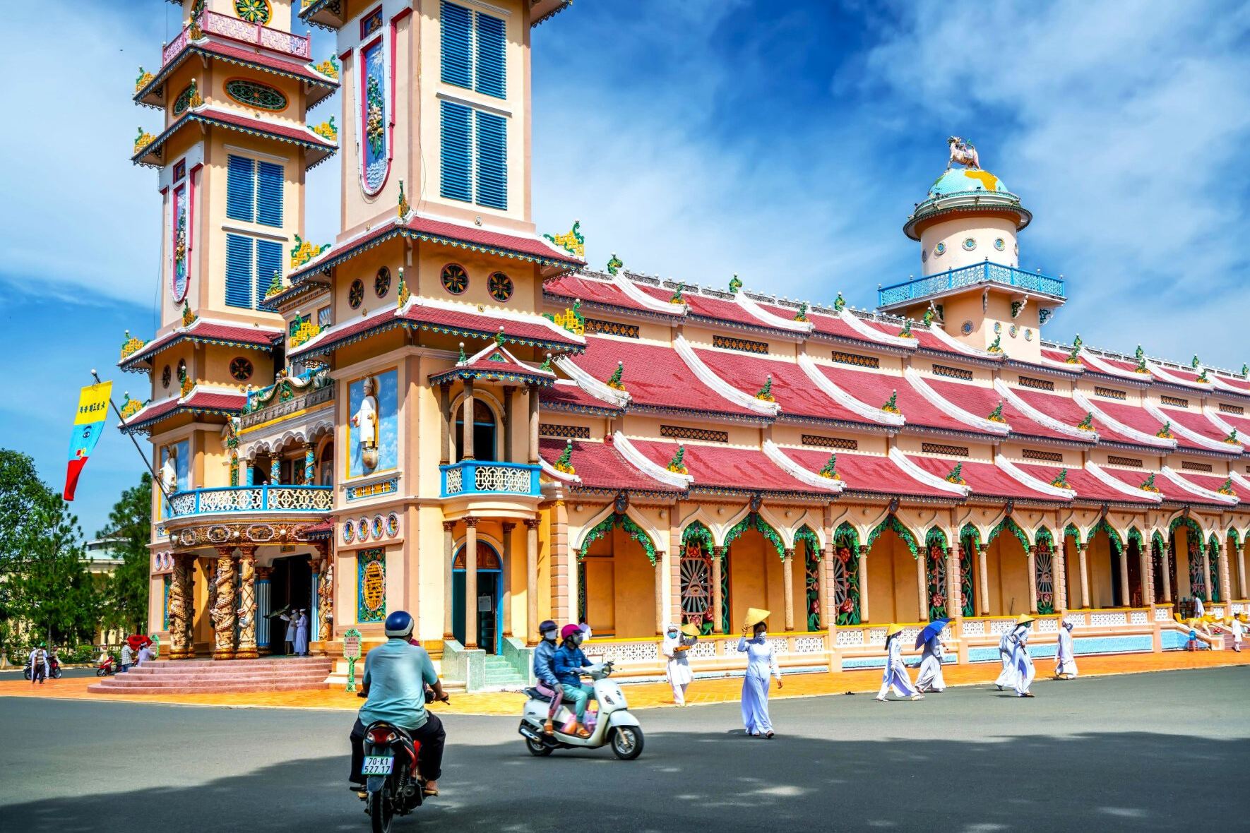 Cathédrale Cao Dai à Tay Ninh destinations incontournables du Vietnam