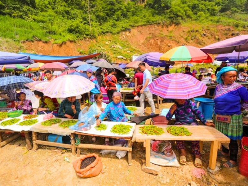 Marché de Can Câu - marchés ethniques à Sapa