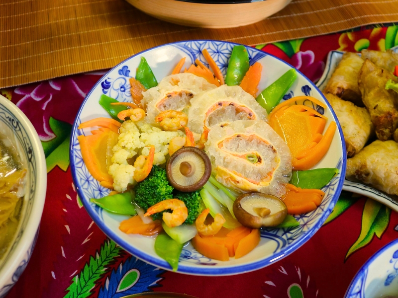 Canh Bong (Potage à la couenne de porc soufflée, cuit avec des légumes) plats incontournables du Têt au Vietnam