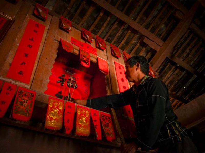 Col du papier rouge chez les Nung Têt des ethnies minoritaires vietnamiennes